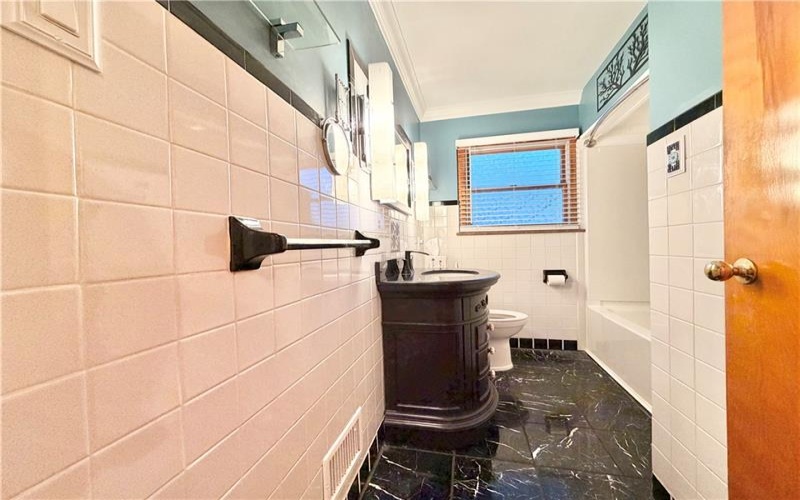 1285 Harrison City Export Rd, Jeannette, 15644, 2 Bedrooms Bedrooms, 8 Rooms Rooms,2 BathroomsBathrooms,Residential,For Sale,Harrison City Export Rd,1766510