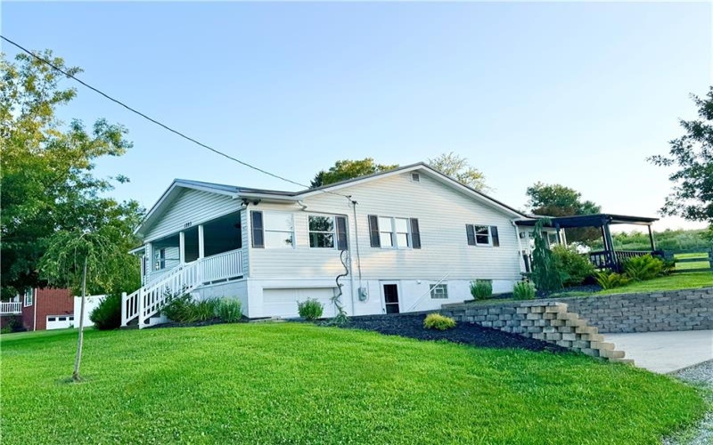 1285 Harrison City Export Rd, Jeannette, 15644, 2 Bedrooms Bedrooms, 8 Rooms Rooms,2 BathroomsBathrooms,Residential,For Sale,Harrison City Export Rd,1766510