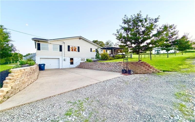 1285 Harrison City Export Rd, Jeannette, 15644, 2 Bedrooms Bedrooms, 8 Rooms Rooms,2 BathroomsBathrooms,Residential,For Sale,Harrison City Export Rd,1766510