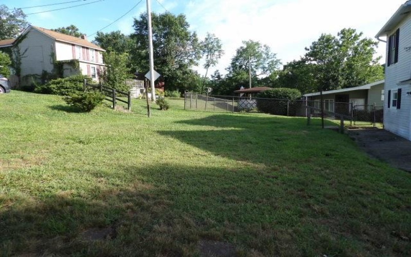 39 Walnut Avenue, Dunbar, 15431, 3 Bedrooms Bedrooms, ,1.1 BathroomsBathrooms,Residential,For Sale,Walnut Avenue,1767817