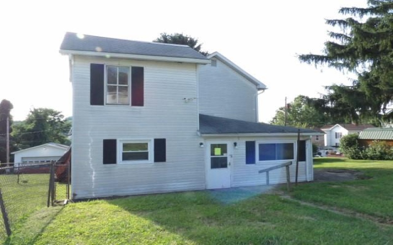 39 Walnut Avenue, Dunbar, 15431, 3 Bedrooms Bedrooms, ,1.1 BathroomsBathrooms,Residential,For Sale,Walnut Avenue,1767817