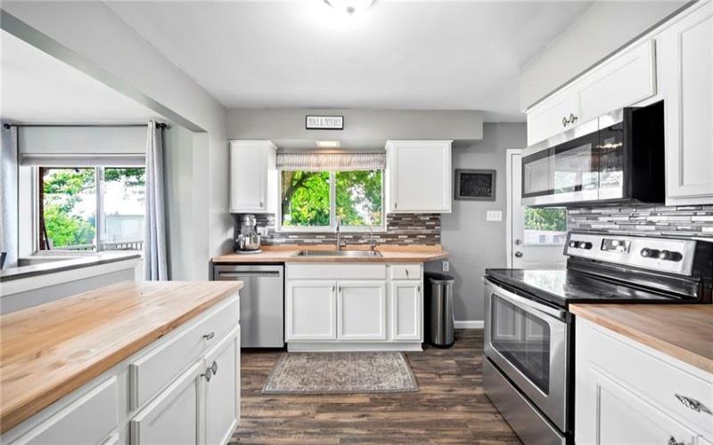 14 Highland St, Monongahela, 15063, 3 Bedrooms Bedrooms, 8 Rooms Rooms,2.1 BathroomsBathrooms,Residential,For Sale,Highland St,1764792