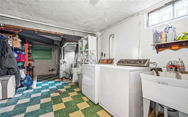14 Highland St, Monongahela, 15063, 3 Bedrooms Bedrooms, 8 Rooms Rooms,2.1 BathroomsBathrooms,Residential,For Sale,Highland St,1764792