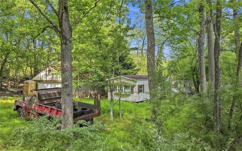 193-197 Silvis Road, Export, 15632, ,Commercial-industrial-business,For Sale,Silvis Road,1767838