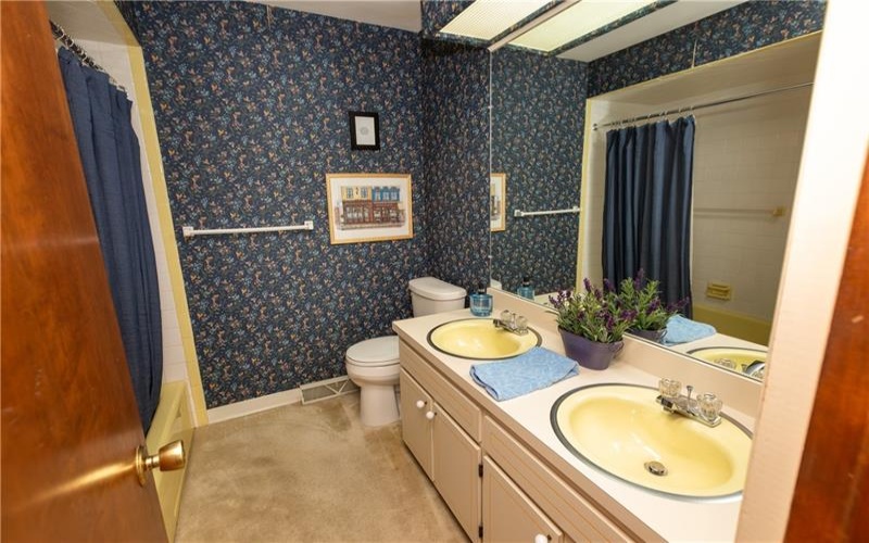 175 Ellsworth St, California, 15419, 3 Bedrooms Bedrooms, 10 Rooms Rooms,2.2 BathroomsBathrooms,Residential,For Sale,Ellsworth St,1766556