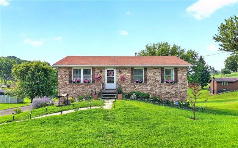 20 Irwin Dr, Monongahela, 15063, 4 Bedrooms Bedrooms, 9 Rooms Rooms,2 BathroomsBathrooms,Residential,For Sale,Irwin Dr,1767881