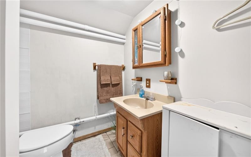 20 Irwin Dr, Monongahela, 15063, 4 Bedrooms Bedrooms, 9 Rooms Rooms,2 BathroomsBathrooms,Residential,For Sale,Irwin Dr,1767881