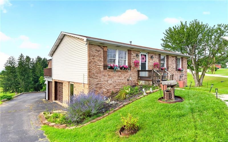 20 Irwin Dr, Monongahela, 15063, 4 Bedrooms Bedrooms, 9 Rooms Rooms,2 BathroomsBathrooms,Residential,For Sale,Irwin Dr,1767881