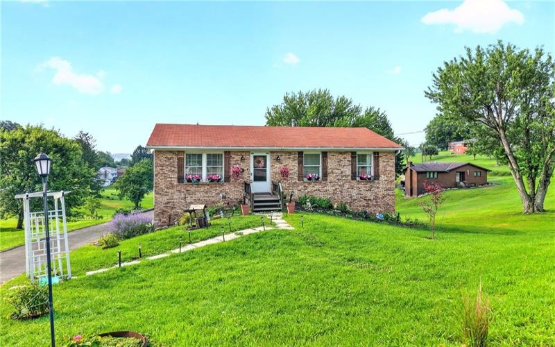 20 Irwin Dr, Monongahela, 15063, 4 Bedrooms Bedrooms, 9 Rooms Rooms,2 BathroomsBathrooms,Residential,For Sale,Irwin Dr,1767881
