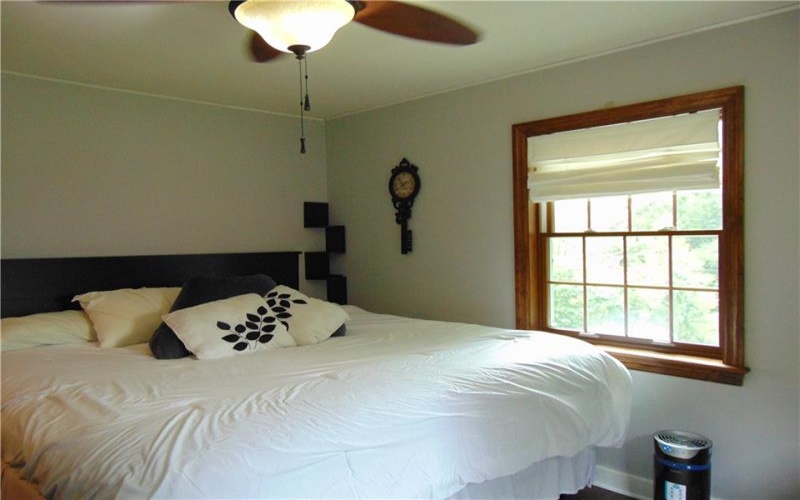 191 Buttermilk Hollow Rd, North Huntingdon, 15642, 4 Bedroom Bedrooms, 8 Room Rooms,2 BathroomBathrooms,Residential,For Sale,Buttermilk Hollow Rd,1767897