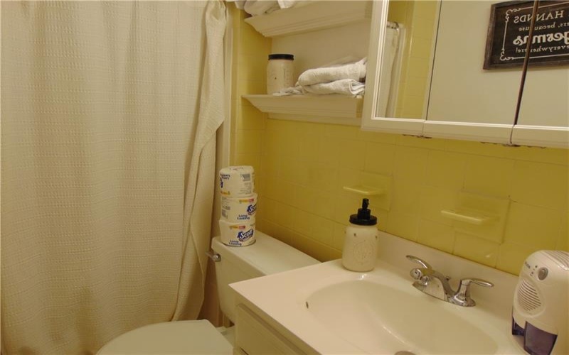 191 Buttermilk Hollow Rd, North Huntingdon, 15642, 4 Bedroom Bedrooms, 8 Room Rooms,2 BathroomBathrooms,Residential,For Sale,Buttermilk Hollow Rd,1767897