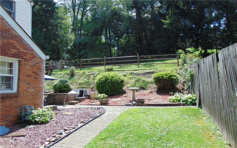 191 Buttermilk Hollow Rd, North Huntingdon, 15642, 4 Bedroom Bedrooms, 8 Room Rooms,2 BathroomBathrooms,Residential,For Sale,Buttermilk Hollow Rd,1767897
