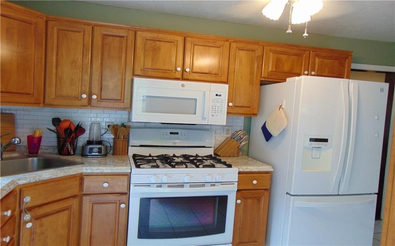 191 Buttermilk Hollow Rd, North Huntingdon, 15642, 4 Bedroom Bedrooms, 8 Room Rooms,2 BathroomBathrooms,Residential,For Sale,Buttermilk Hollow Rd,1767897