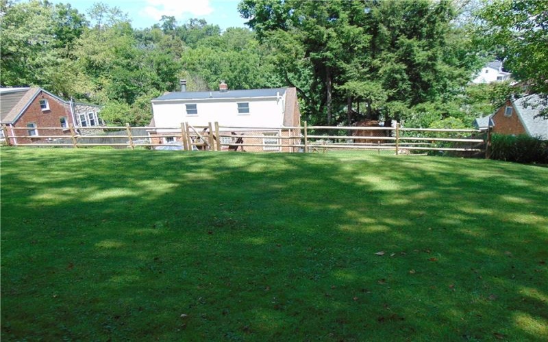 191 Buttermilk Hollow Rd, North Huntingdon, 15642, 4 Bedroom Bedrooms, 8 Room Rooms,2 BathroomBathrooms,Residential,For Sale,Buttermilk Hollow Rd,1767897