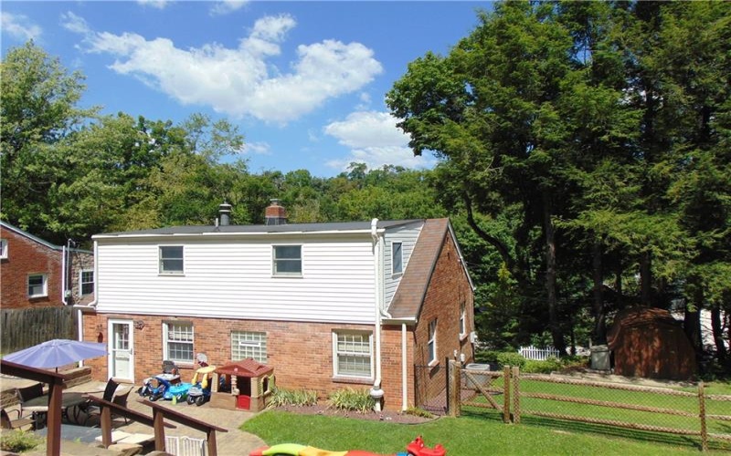 191 Buttermilk Hollow Rd, North Huntingdon, 15642, 4 Bedroom Bedrooms, 8 Room Rooms,2 BathroomBathrooms,Residential,For Sale,Buttermilk Hollow Rd,1767897