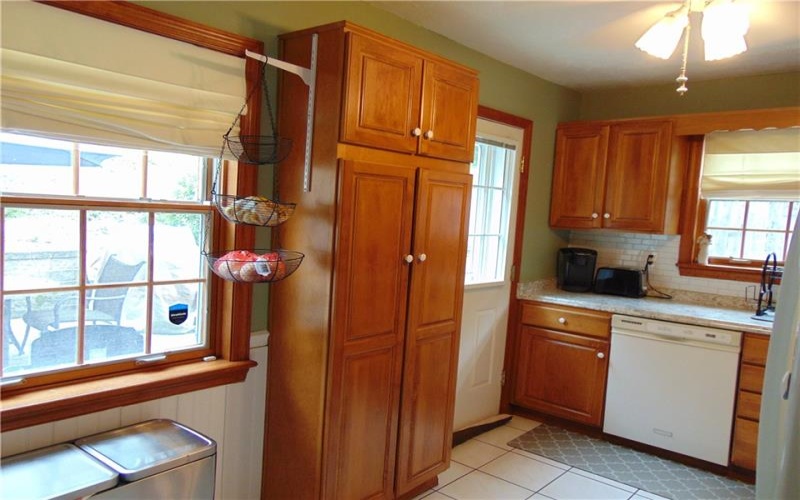 191 Buttermilk Hollow Rd, North Huntingdon, 15642, 4 Bedroom Bedrooms, 8 Room Rooms,2 BathroomBathrooms,Residential,For Sale,Buttermilk Hollow Rd,1767897