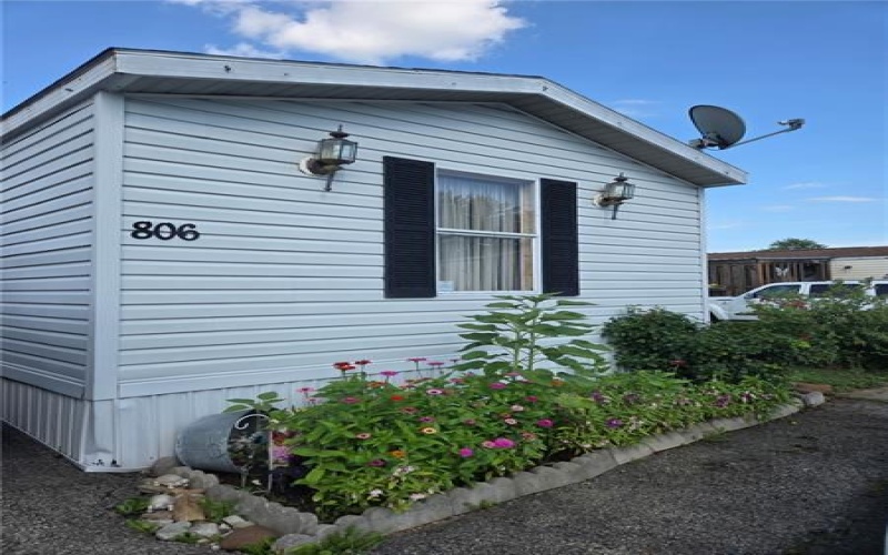 806 Governors Circle, 15301, 15301, 2 Bedrooms Bedrooms, ,1 BathroomBathrooms,Residential,For Sale,Governors Circle,1764859