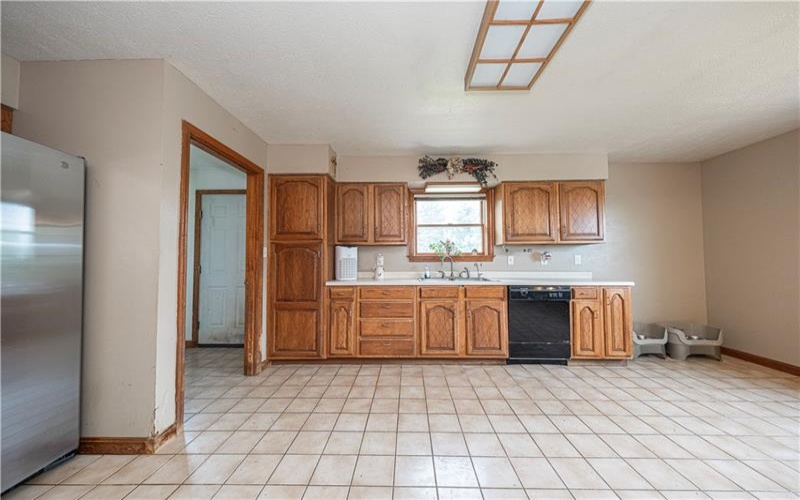 400 Walker Lane, Washington, 15301, 6 Bedrooms Bedrooms, 14 Rooms Rooms,4 BathroomsBathrooms,Residential,For Sale,Walker Lane,1767936