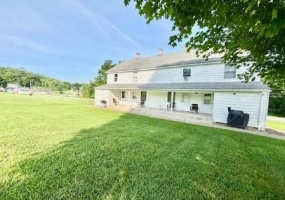 112 April st, Irwin, 15642, 1 Bedroom Bedrooms, ,1 BathroomBathrooms,Lease,For Rent,April st,1766606