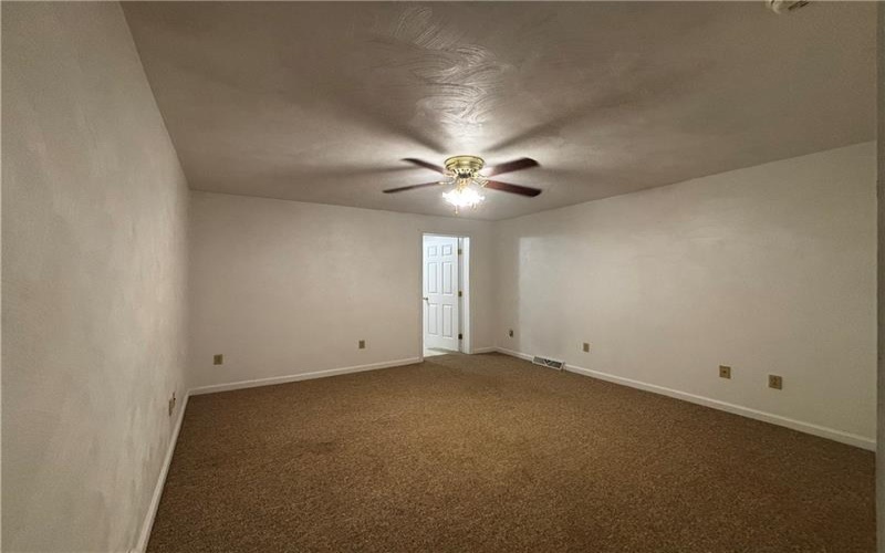 112 April st, Irwin, 15642, 1 Bedroom Bedrooms, ,1 BathroomBathrooms,Lease,For Rent,April st,1766606