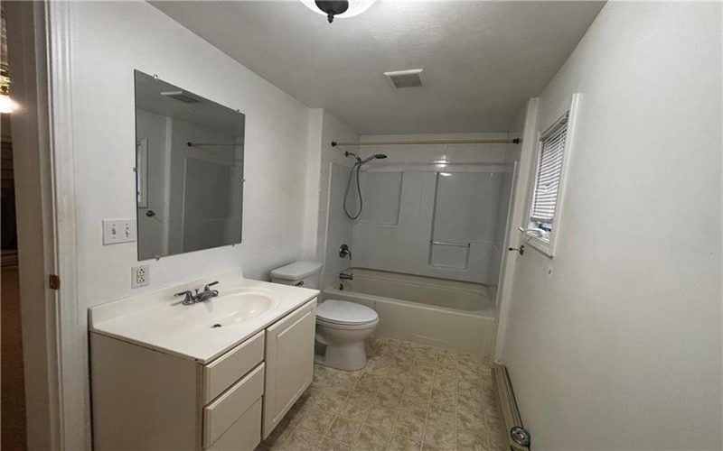 112 April st, Irwin, 15642, 1 Bedroom Bedrooms, ,1 BathroomBathrooms,Lease,For Rent,April st,1766606