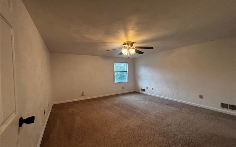 112 April st, Irwin, 15642, 1 Bedroom Bedrooms, ,1 BathroomBathrooms,Lease,For Rent,April st,1766606