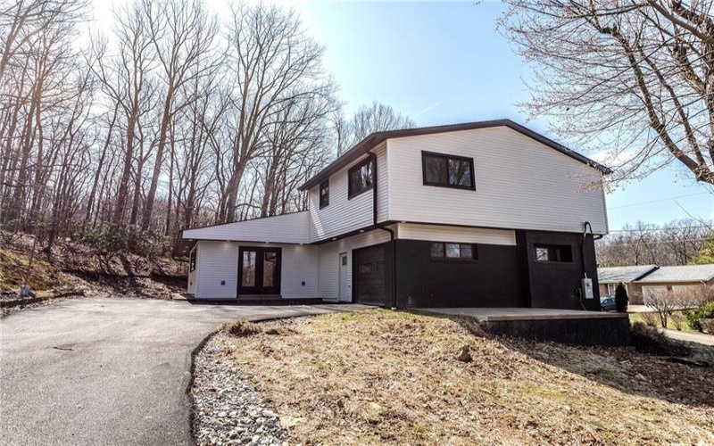 114 Locust Street, Hopwood, 15445, 4 Bedrooms Bedrooms, ,4.1 BathroomsBathrooms,Residential,For Sale,Locust Street,1721905