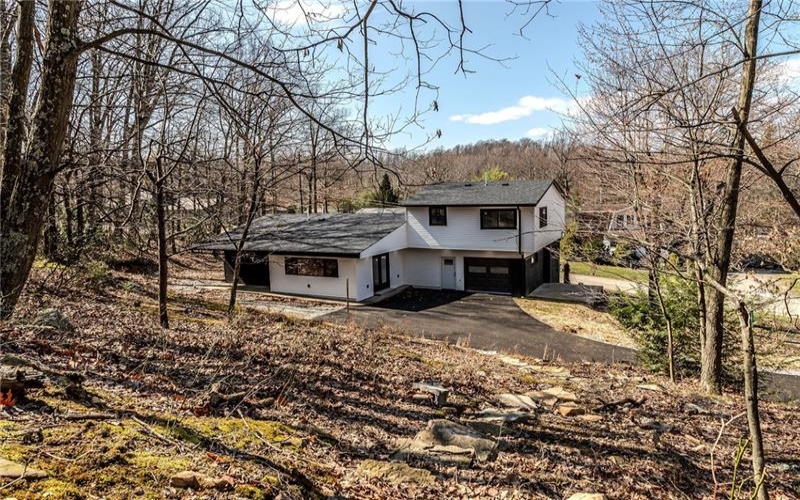 114 Locust Street, Hopwood, 15445, 4 Bedrooms Bedrooms, ,4.1 BathroomsBathrooms,Residential,For Sale,Locust Street,1721905