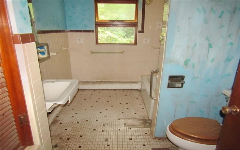 2511 7th St, New Kensington, 15068, 3 Bedrooms Bedrooms, 6 Rooms Rooms,2 BathroomsBathrooms,Residential,For Sale,7th St,1768128