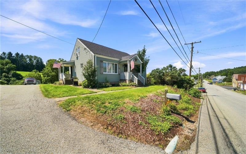 208 Stone Church Rd, Brownsville, 15417, 4 Bedrooms Bedrooms, 6 Rooms Rooms,2 BathroomsBathrooms,Residential,For Sale,Stone Church Rd,1768135