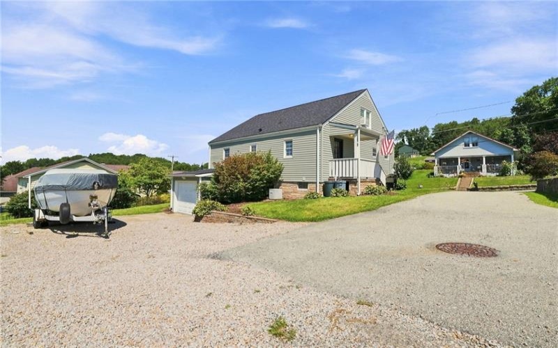 208 Stone Church Rd, Brownsville, 15417, 4 Bedrooms Bedrooms, 6 Rooms Rooms,2 BathroomsBathrooms,Residential,For Sale,Stone Church Rd,1768135