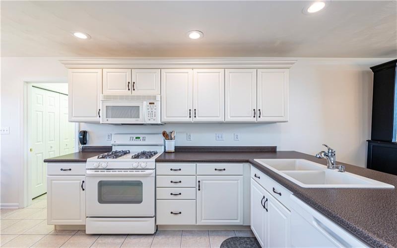 319 Overview Circle, Greensburg, 15601, 2 Bedrooms Bedrooms, 8 Rooms Rooms,3 BathroomsBathrooms,Residential,For Sale,Overview Circle,1768347