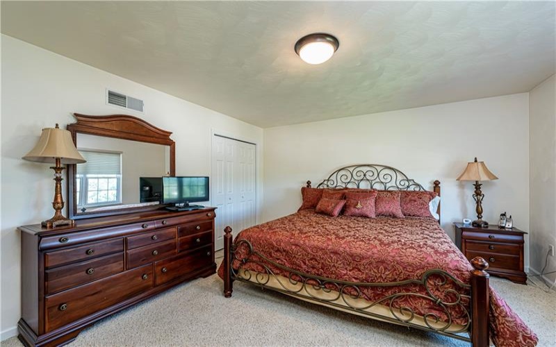 319 Overview Circle, Greensburg, 15601, 2 Bedrooms Bedrooms, 8 Rooms Rooms,3 BathroomsBathrooms,Residential,For Sale,Overview Circle,1768347