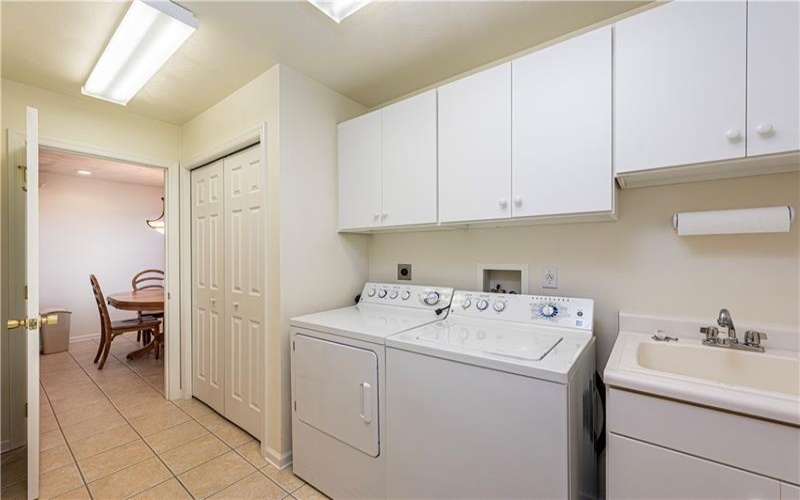 319 Overview Circle, Greensburg, 15601, 2 Bedrooms Bedrooms, 8 Rooms Rooms,3 BathroomsBathrooms,Residential,For Sale,Overview Circle,1768347