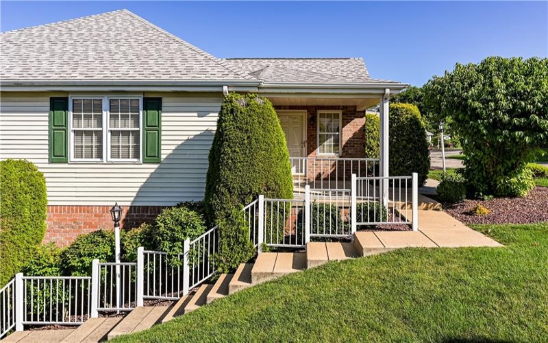 319 Overview Circle, Greensburg, 15601, 2 Bedrooms Bedrooms, 8 Rooms Rooms,3 BathroomsBathrooms,Residential,For Sale,Overview Circle,1768347