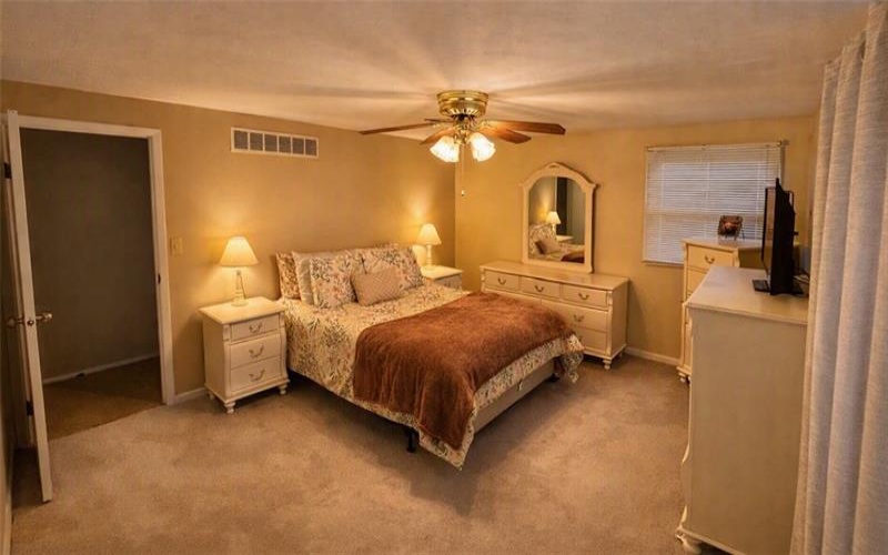 10232 Lavonne Dr, North Huntingdon, 15642, 4 Bedroom Bedrooms, 11 Room Rooms,3.1 BathroomBathrooms,Residential,For Sale,Lavonne Dr,1768348