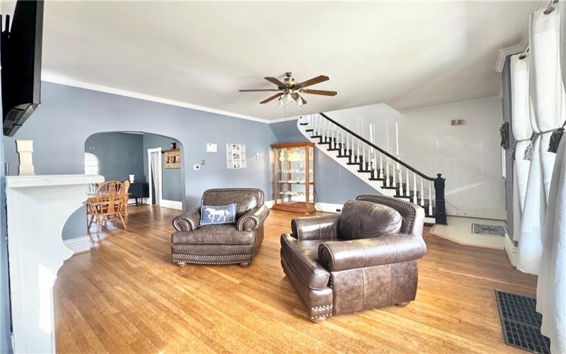 510 Market St, Scottdale, 15683, 4 Bedroom Bedrooms, 7 Room Rooms,2.1 BathroomBathrooms,Residential,For Sale,Market St,1768353