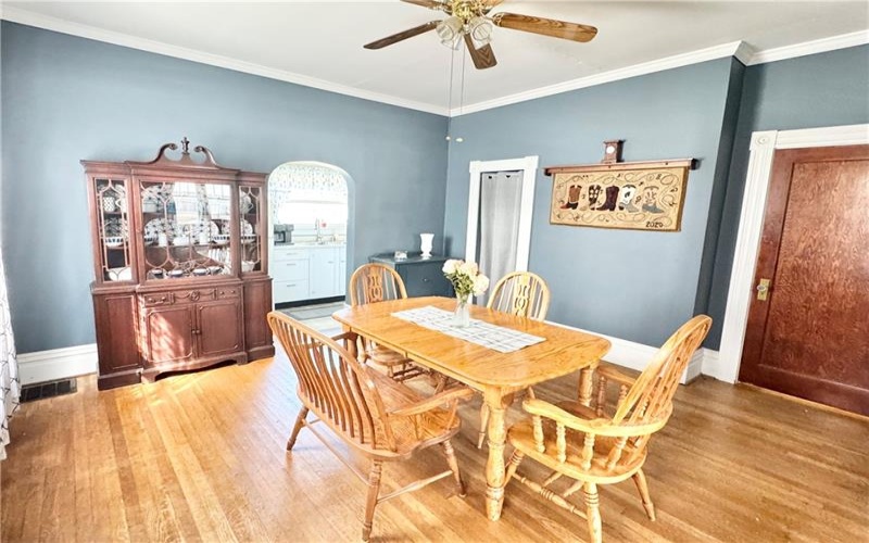 510 Market St, Scottdale, 15683, 4 Bedroom Bedrooms, 7 Room Rooms,2.1 BathroomBathrooms,Residential,For Sale,Market St,1768353