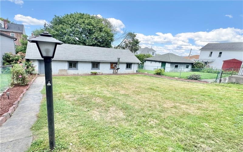 510 Market St, Scottdale, 15683, 4 Bedroom Bedrooms, 7 Room Rooms,2.1 BathroomBathrooms,Residential,For Sale,Market St,1768353