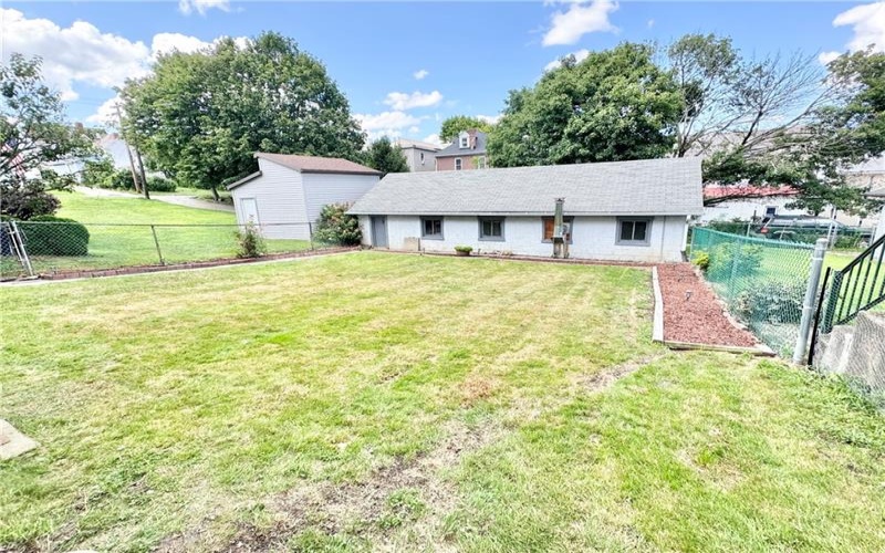 510 Market St, Scottdale, 15683, 4 Bedroom Bedrooms, 7 Room Rooms,2.1 BathroomBathrooms,Residential,For Sale,Market St,1768353