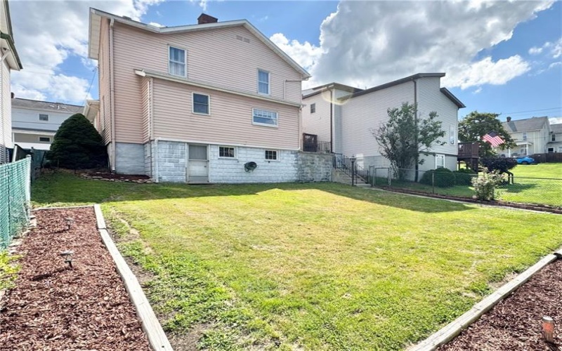 510 Market St, Scottdale, 15683, 4 Bedroom Bedrooms, 7 Room Rooms,2.1 BathroomBathrooms,Residential,For Sale,Market St,1768353
