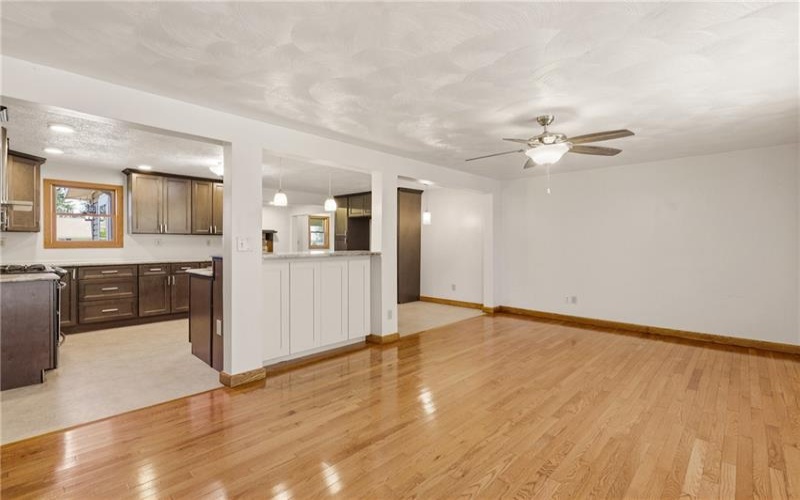 617 Stewart St, Berlin, 15530, 4 Bedrooms Bedrooms, 8 Rooms Rooms,3 BathroomsBathrooms,Residential,For Sale,Stewart St,1768419