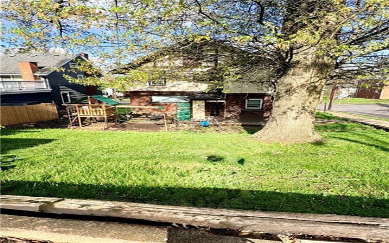 356 Locust Avenue, Washington, 15301, 5 Bedrooms Bedrooms, 11 Rooms Rooms,2 BathroomsBathrooms,Residential,For Sale,Locust Avenue,1746978