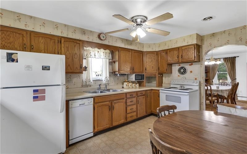 108 Fairview Street, Delmont, 15626, 3 Bedrooms Bedrooms, 8 Rooms Rooms,2 BathroomsBathrooms,Residential,For Sale,Fairview Street,1768373
