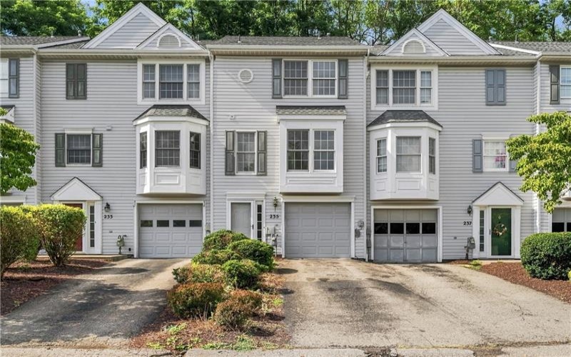 235 Fieldbrook Drive, Canonsburg, 15317, 2 Bedrooms Bedrooms, 6 Rooms Rooms,1.1 BathroomsBathrooms,Residential,For Sale,Fieldbrook Drive,1768483