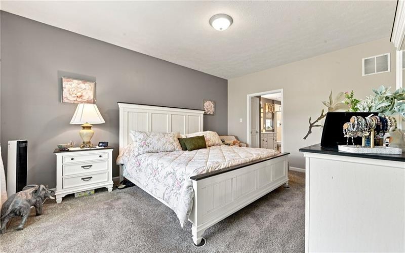 1006 Black Sands Dr, Jeannette, 15644, 4 Bedroom Bedrooms, 9 Room Rooms,3 BathroomBathrooms,Residential,For Sale,Black Sands Dr,1768489