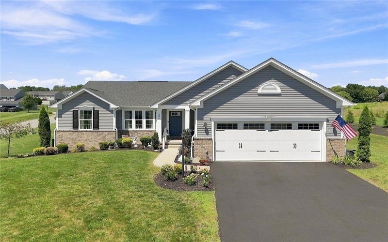 1006 Black Sands Dr, Jeannette, 15644, 4 Bedroom Bedrooms, 9 Room Rooms,3 BathroomBathrooms,Residential,For Sale,Black Sands Dr,1768489