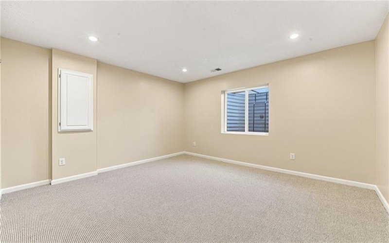 1006 Black Sands Dr, Jeannette, 15644, 4 Bedroom Bedrooms, 9 Room Rooms,3 BathroomBathrooms,Residential,For Sale,Black Sands Dr,1768489
