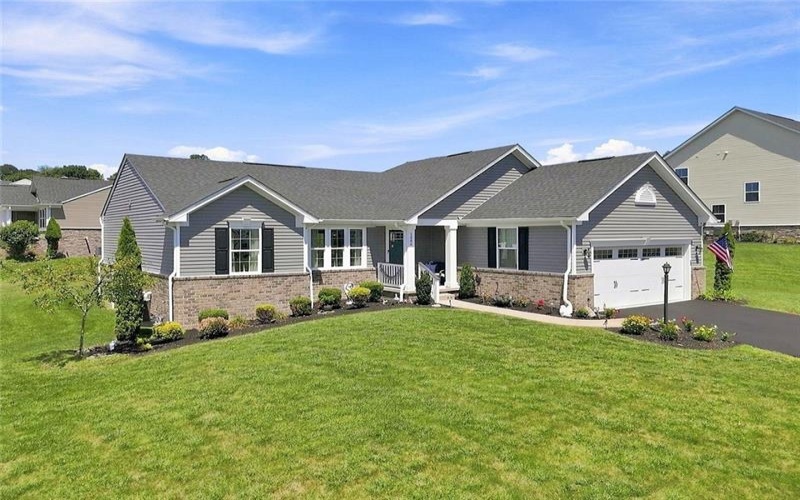 1006 Black Sands Dr, Jeannette, 15644, 4 Bedroom Bedrooms, 9 Room Rooms,3 BathroomBathrooms,Residential,For Sale,Black Sands Dr,1768489