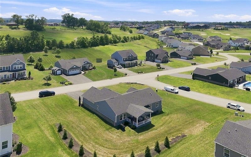 1006 Black Sands Dr, Jeannette, 15644, 4 Bedroom Bedrooms, 9 Room Rooms,3 BathroomBathrooms,Residential,For Sale,Black Sands Dr,1768489